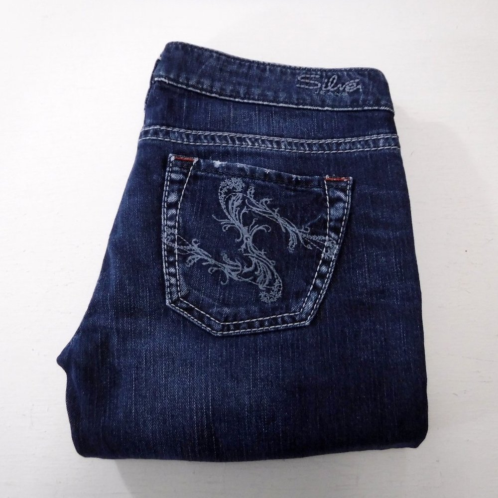 Silver Jeans Santorini Distressed Blue Fade Capri